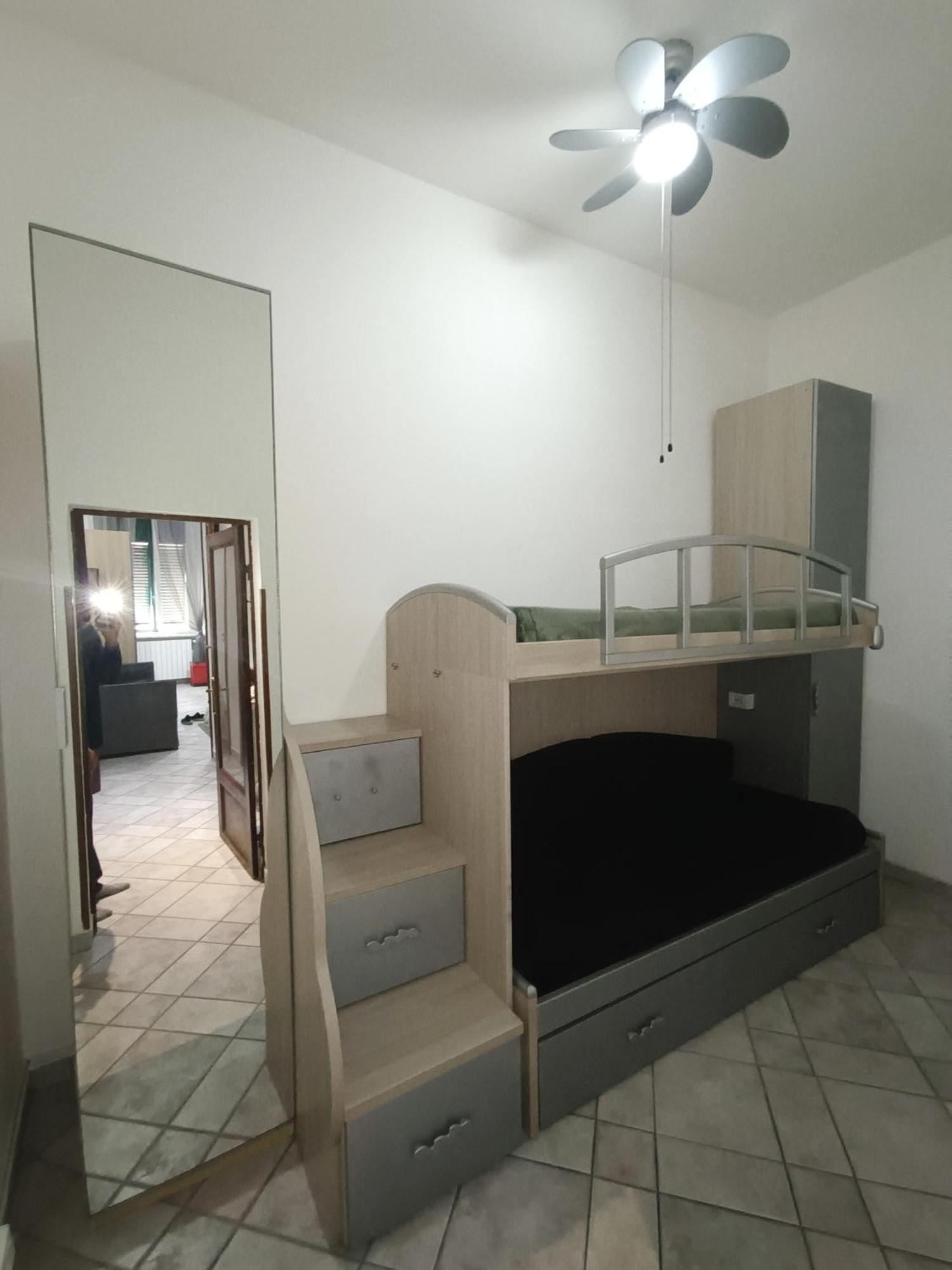 Casa Vacanze Completa Di Tutto E Anche Di Piu Ліворно Екстер'єр фото